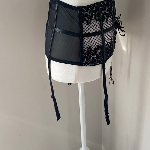 Victoria's Secret Black Lace Corset Belt - Picture 4 of 9